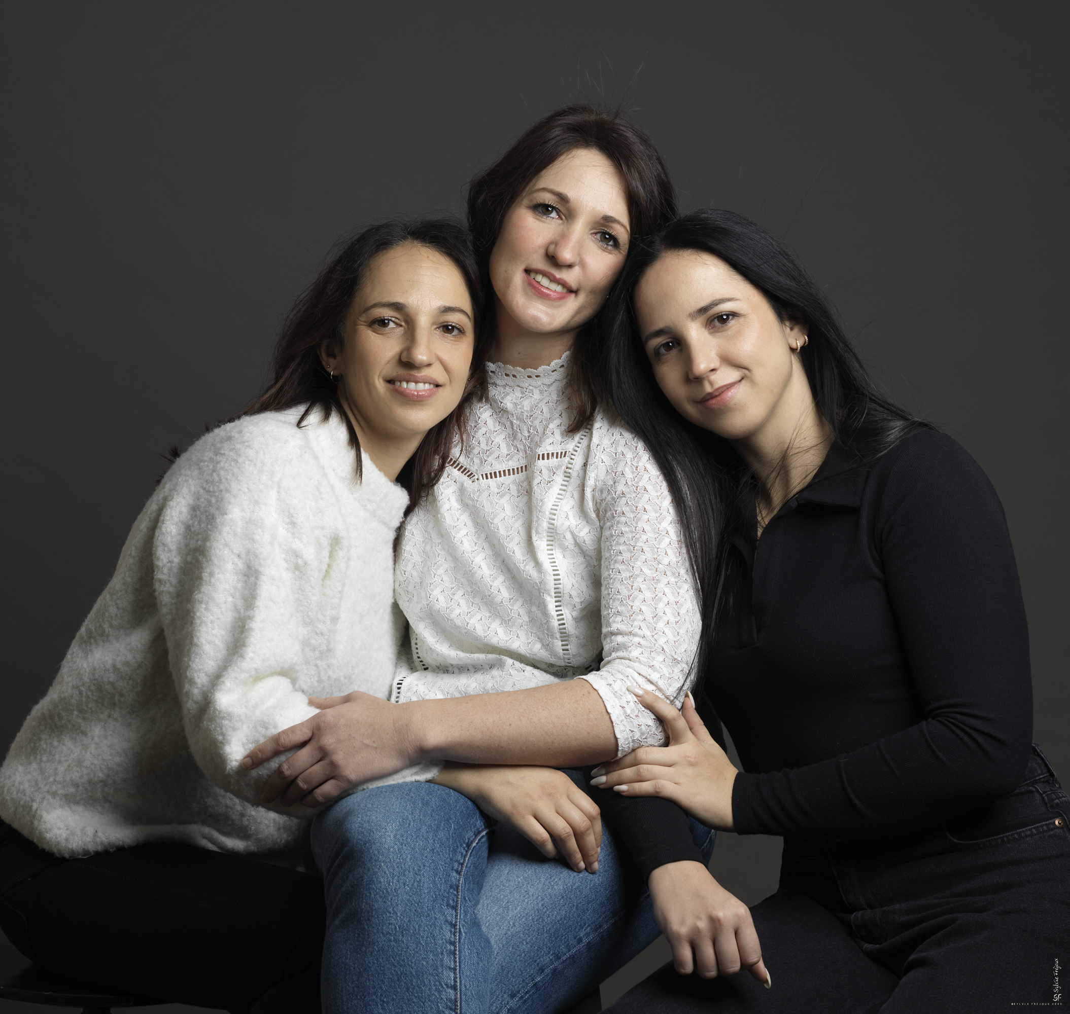 Le Studio de SylvieFrejoux Photographe portraitiste à Toulonvous propose des séances de portraits pour toute la famille 